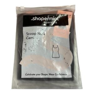 Shapermint Essentials Black Scoop Neck Cami